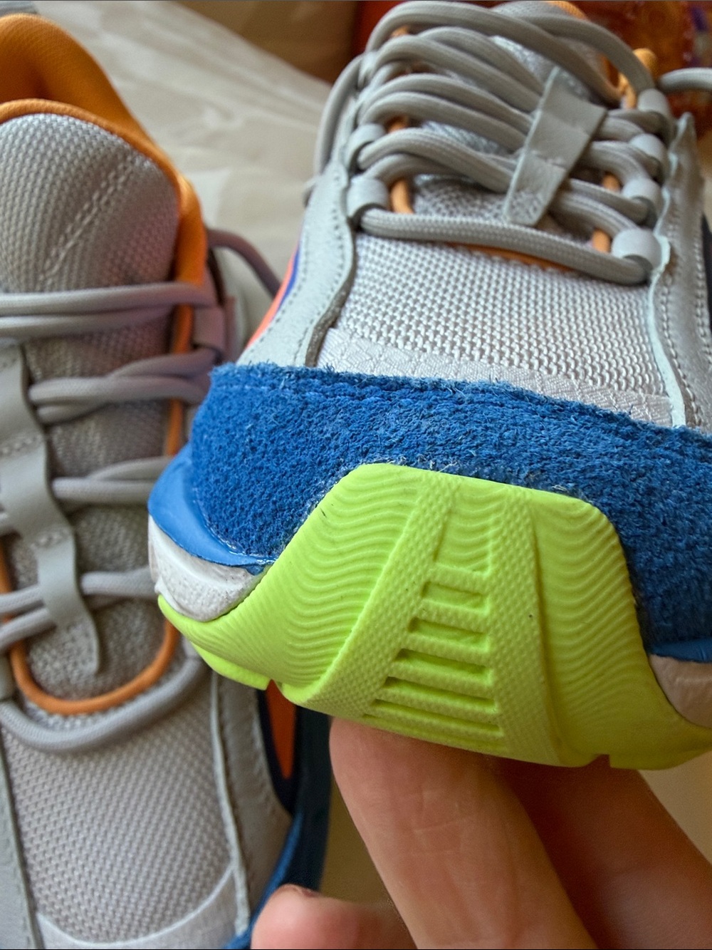 NEW - Puma carbon flares JR/Kids Sneakers Gray Orange Blue Lime. Unisex - Picture 8 of 12